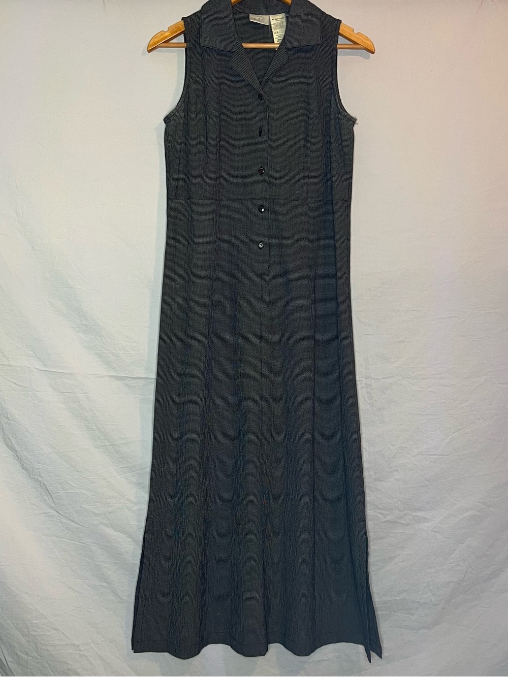 Vintage Sleeveless Black Maxi Dress with Collar